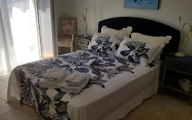 Chambre D'Hote La Petite Maison Du Puits